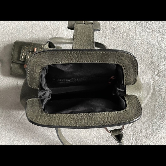 GUESS mini purse with matching wallet - Picture 6 of 10